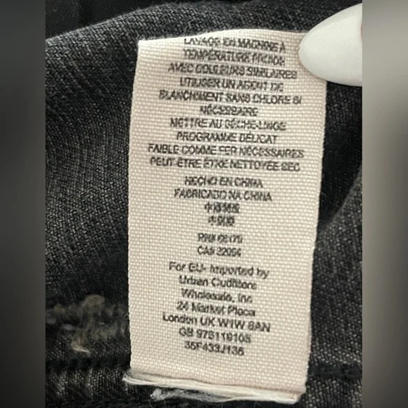 Free People Distressed Mixed Media Denim Jacket Black Sweater Sleeves – M - Picture 8 of 9